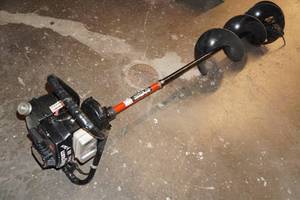 lot 55A image: Strikemaster Magnum III 9 Gas Ice Auger with Extension