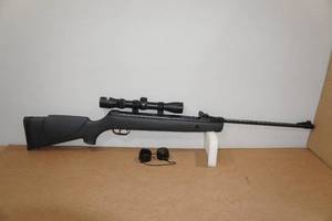 lot 55B image: Gamo Shadow 1000 Pellet Rifle with 3-9 x 32 Scope