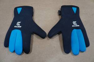 lot 61 image: Clam No Slip Insulated Waterproof Gloves  - XL