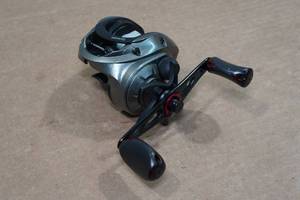 lot 112 image: Quantum Octane Baitcast Reel