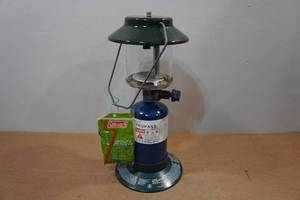 lot 115 image: Coleman Deluxe 2 Mantle Propane Lantern