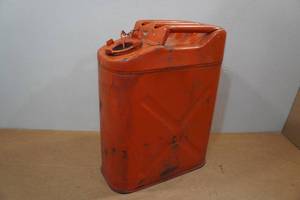lot 116 image: Vintage 5 Gallon Gas Jerry Can