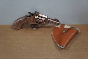 lot 122 image: Metal Colt Detective 38 Cal Metal Toy Revolver