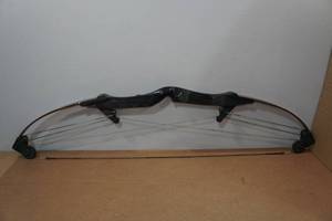 lot 136 image: Vintage Bear Whitetail Hunter Compound Bow