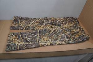lot 140 image: Gander Mountain Mens Hunting Pants - XL