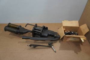 lot 162 image: Vintage Herters Single Stage Reloader