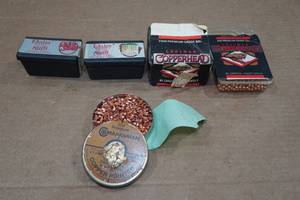 lot 178 image: Assorted BBs and Pellets