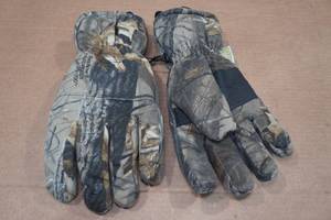 lot 179 image: Realtree Waterproof Gloves - XL