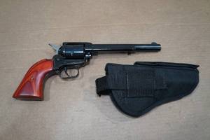 lot 1U image: Heritage Rough Rider .22 Mag Single-Action Revolver - Full Steel Frame