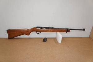 lot 1G image: 1979 Ruger 1022 Carbine .22 LR Semi-Auto Rifle - 2 Magazines