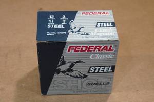 lot 472 image: 25 Federal Classic 12 Gauge 3 Magnum Steel T Shot Shotshells