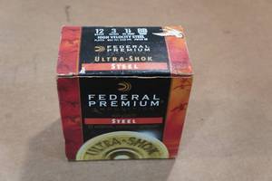 lot 477 image: 25 Federal Ultra Shok 12 Gauge 3 Steel BB Shot Shotshells