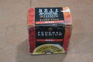 lot 484 image: 25 Federal Ultra Shok 16 Gauge 2-34 Steel 4 Shot Shotshells