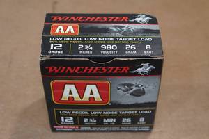 lot 515 image: 25 Winchester AA 12 Gauge 2-34 8 Shot Shotshells