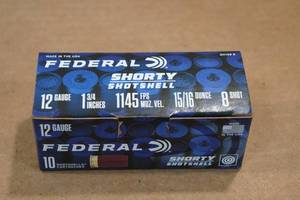 lot 521 image: 10 Federal Shorty 12 Gauge 1-34 8 Shot Shotshells