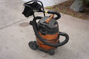 lot 1U image: Ridgid WetDry Vac