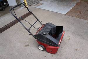 lot 1O image: Yard Machines 4.5 HP 21 Snow Thrower