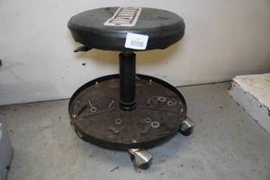 lot 22 image: Ironton Rolling Shop Stool