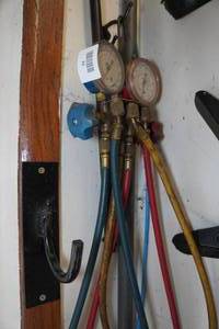 lot 34 image: Air Conditioning Recharge Gauges
