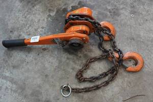 lot 45 image: Ingersoll-Rand 1-12 Ton Chain Hoist