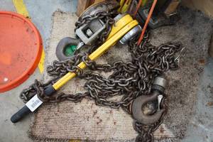 lot 44 image: Tugit 1-12 Ton Chain Hoist