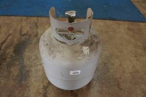 lot 89 image: 20 Lb Propane Tank