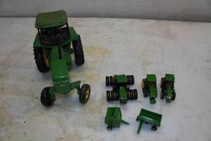 lot 104 image: Die Cast John Deere Tractors