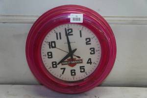 lot 72 image: Harley Davidson Wall Clock
