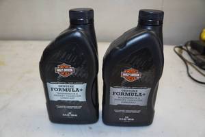 lot 108 image: 2 Quarts Harley Davidson Genuine Formula  Transmission and Chaincase Lubricant