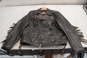 lot 122 image: Harley Davidson Black Leather Jacket - Large Regular