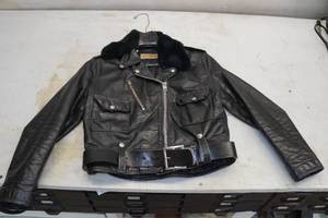 lot 123 image: Vintage Harley Davidson Black Leather Jacket