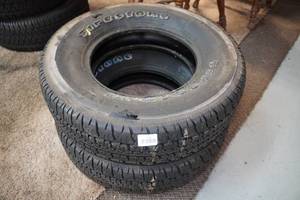 lot 153 image: 2 Firestone P22570R14 Tires