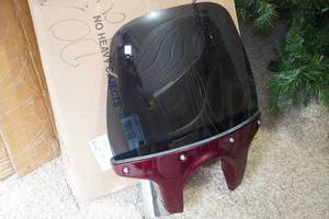lot 173 image: Harley Davidson Windshield