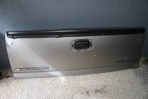 lot 166 image: Chevy Silverado Tailgate
