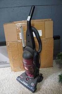 lot 171 image: Bissell Powerforce Bagless Vacuum