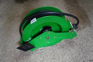 lot 176 image: Speedaire Hose Reel with Air Hose