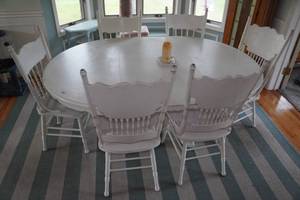 lot 218 image: White Dining Table with Chairs