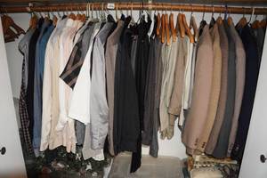 lot 225 image: Mens Clothing - Suits, Jeans, Dress Shirts