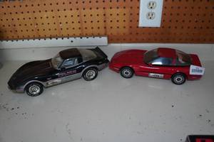 lot 212 image: Jim Beam Corvette Decanters - 1978 Pace Car, C4
