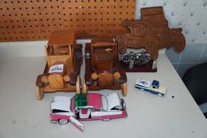lot 214 image: Car Collectibles - Wood Models, Menards Truck, Franklin Mint 1955 Crown Vic