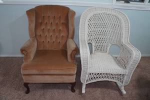 lot 246 image: 2 Chairs