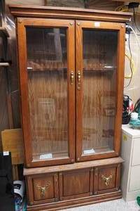 lot 247 image: Wood Gun Cabinet