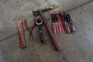 lot 21A image: Snap-On Tools - Body Hammer, Chisel Holder, Picks