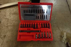 lot 21B image: Snap-On Tools Offset Driver Set