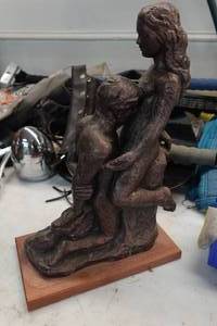 lot 75 image: Vintage Lovers Statue by Austin Productions
