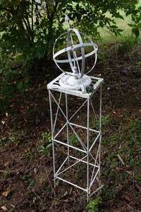 lot 197 image: Globe Lawn Dcor