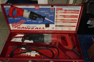 lot 312 image: Milwaukee Heavy Duty Sawzall with Case