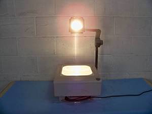 lot 27 image: 3M 1720 Overhead Projector