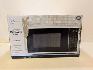 lot 3 image: NEW MAINSTAYS COMPACT MICROWAVE OVEN