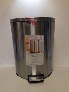 lot 7 image: NEW BETTER HOMES & GARDENS 14.5 GALLON STEP CAN